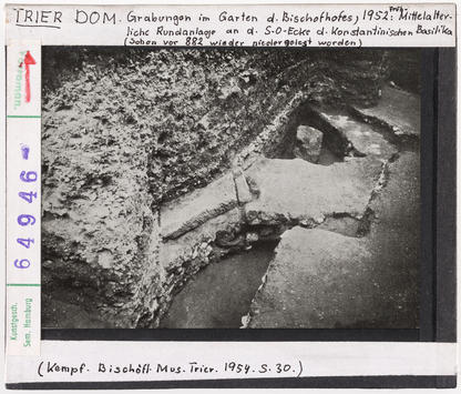 Vorschaubild Trier, Dom: Grabungen im Garten des Bischofshofes 1952, Frühmittelalterliche Rundanlage an der Südostecke der konstantinischen Basilika 